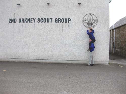 Oy! Where's our Scout sign gorn??
